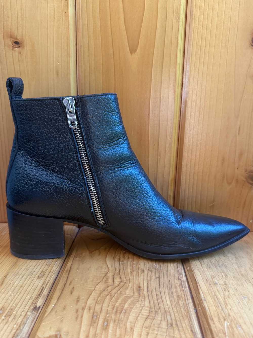 Size 8 Everlane Boss Boots Black Pebbled Italian Leather Pointed-Toe Ankle Boots